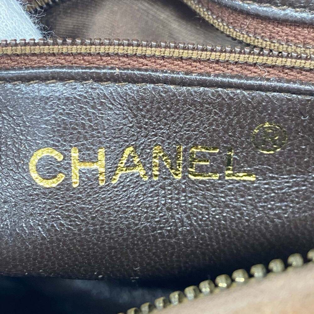 CHANEL Brown Lambskin Leather Shoulder Bag - Picture 5 of 13
